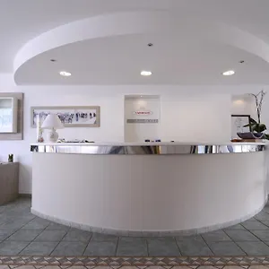 3* Hotel Ambrosio La Corte